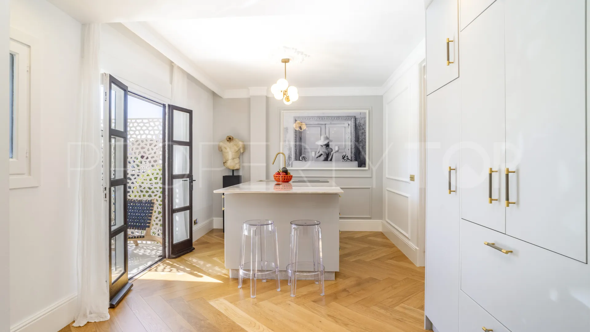 For sale ground floor apartment in Las Cascadas with 3 bedrooms