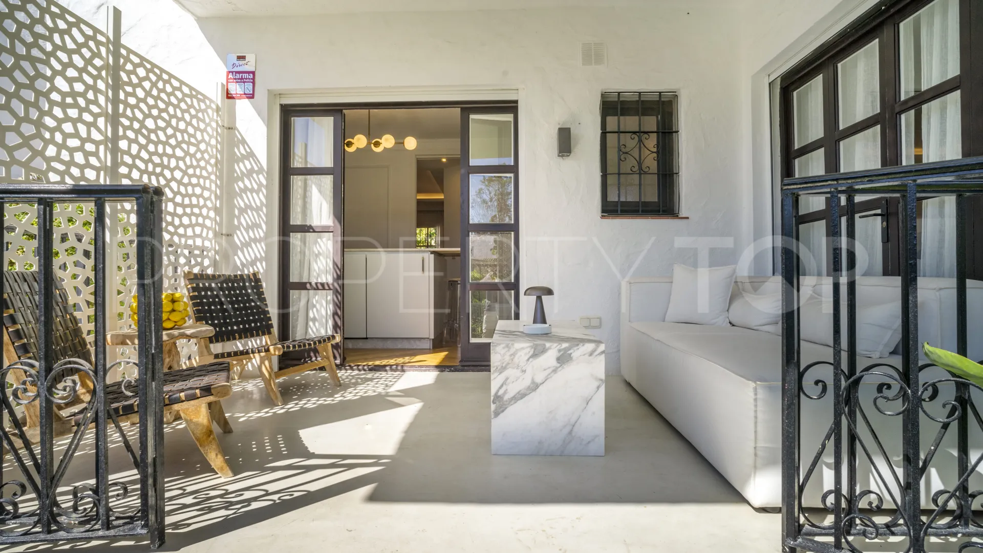 For sale ground floor apartment in Las Cascadas with 3 bedrooms