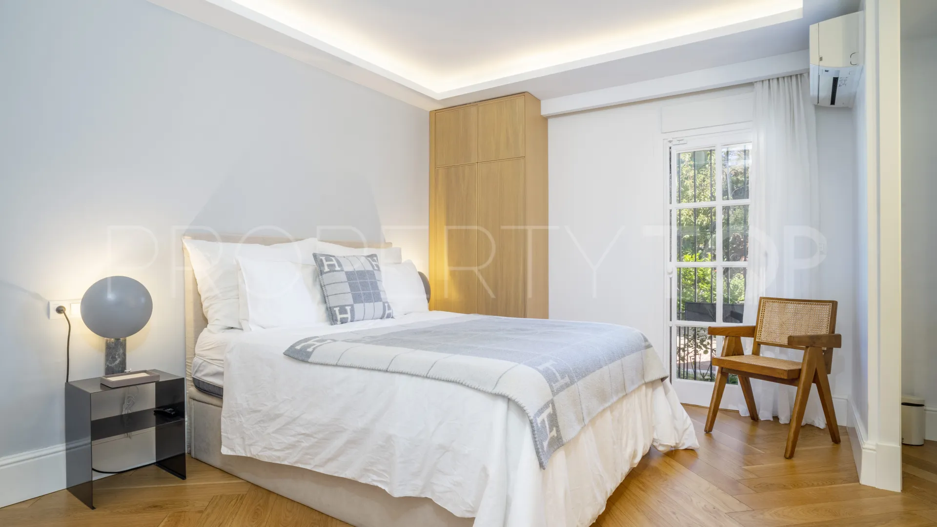 For sale ground floor apartment in Las Cascadas with 3 bedrooms