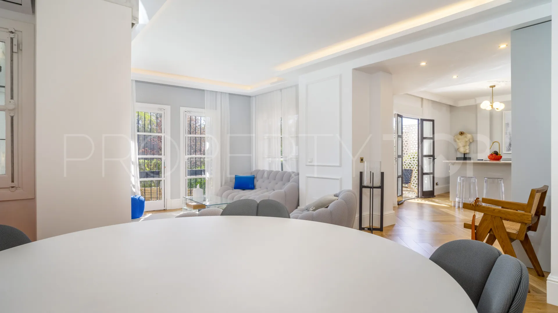 For sale ground floor apartment in Las Cascadas with 3 bedrooms