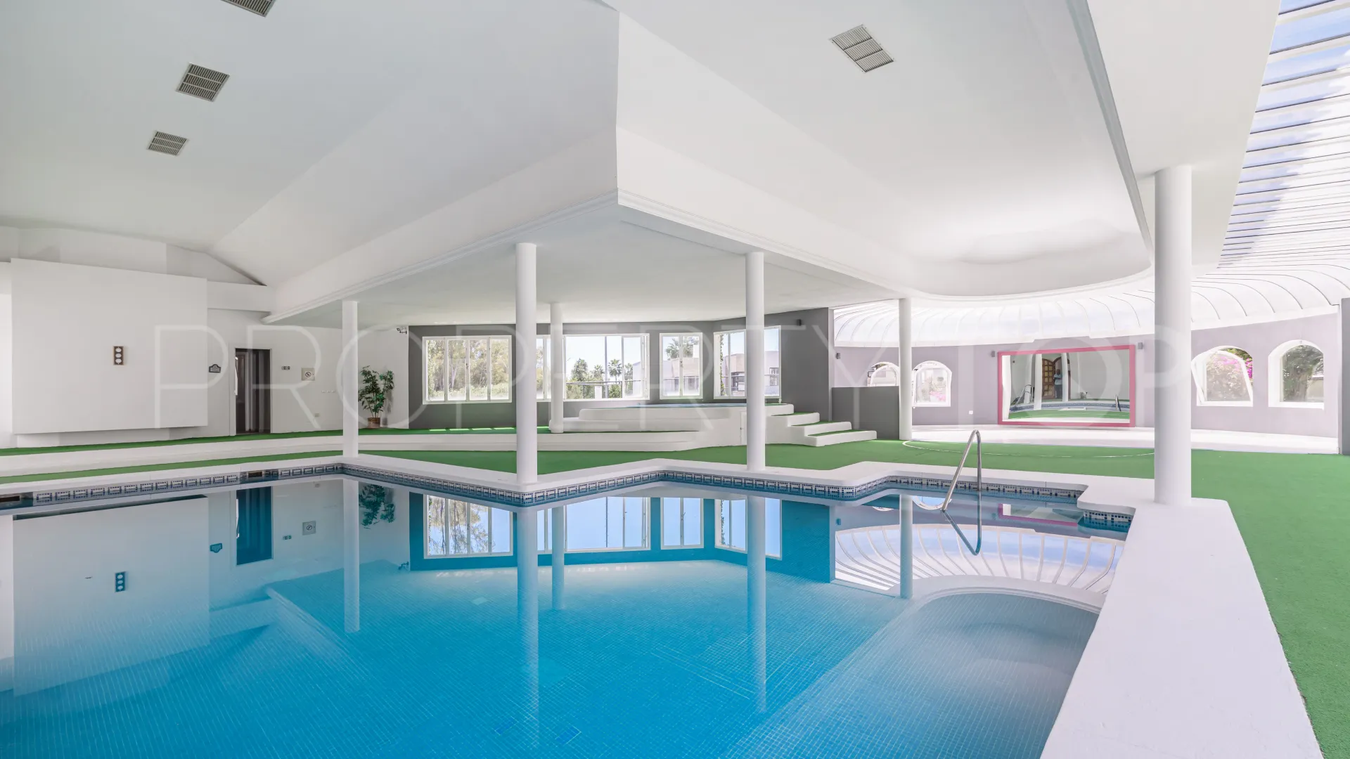 Apartamento planta baja en venta en Le Village