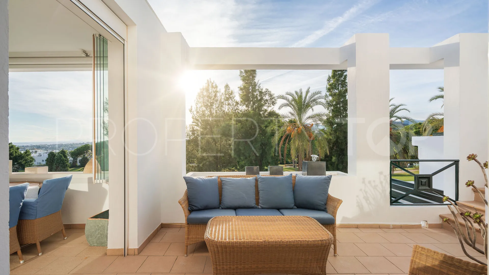 For sale duplex penthouse in La Quinta with 3 bedrooms