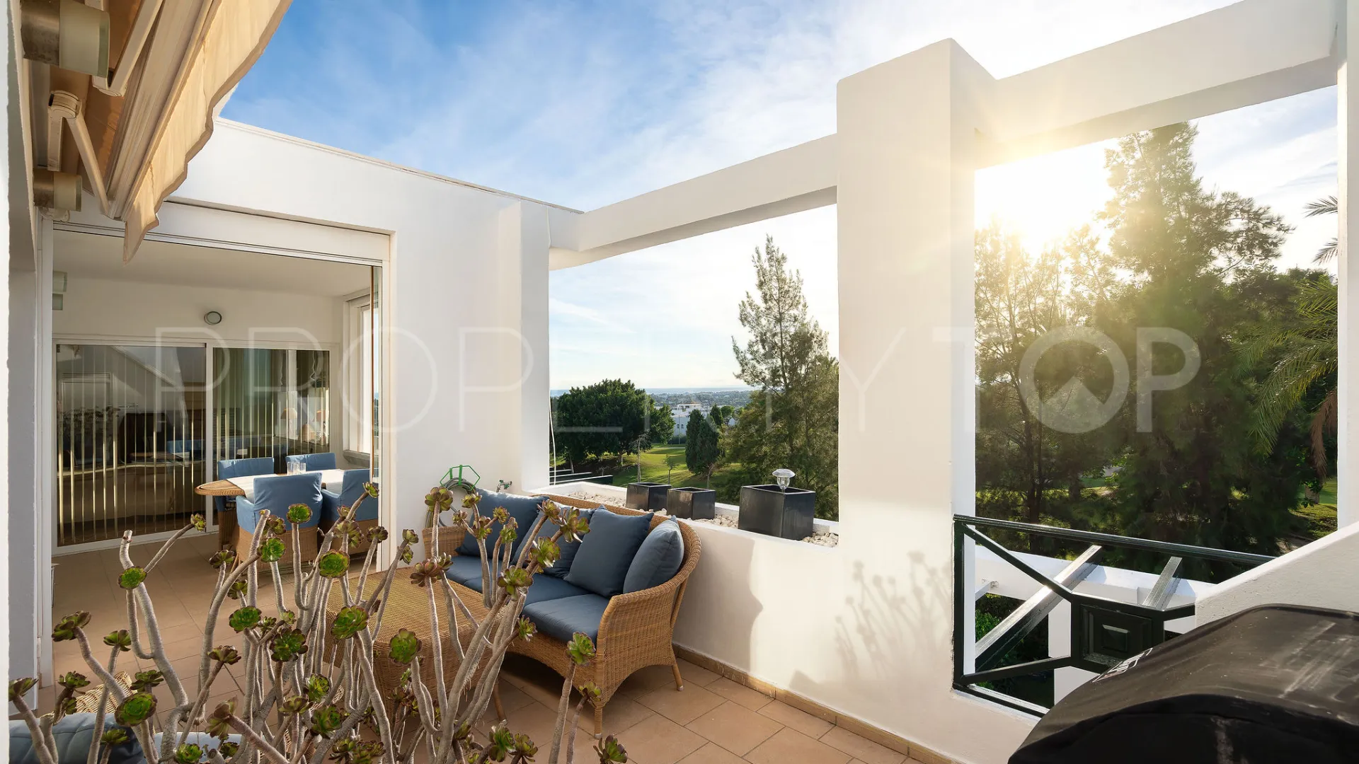 For sale duplex penthouse in La Quinta with 3 bedrooms