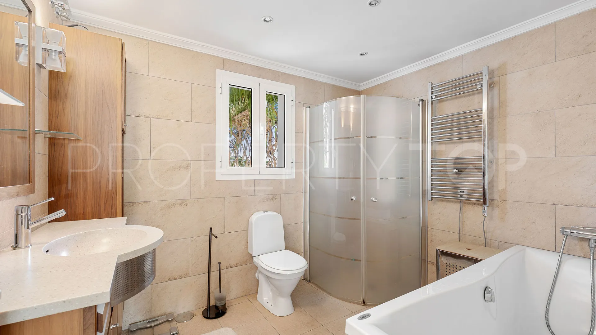 For sale duplex penthouse in La Quinta with 3 bedrooms