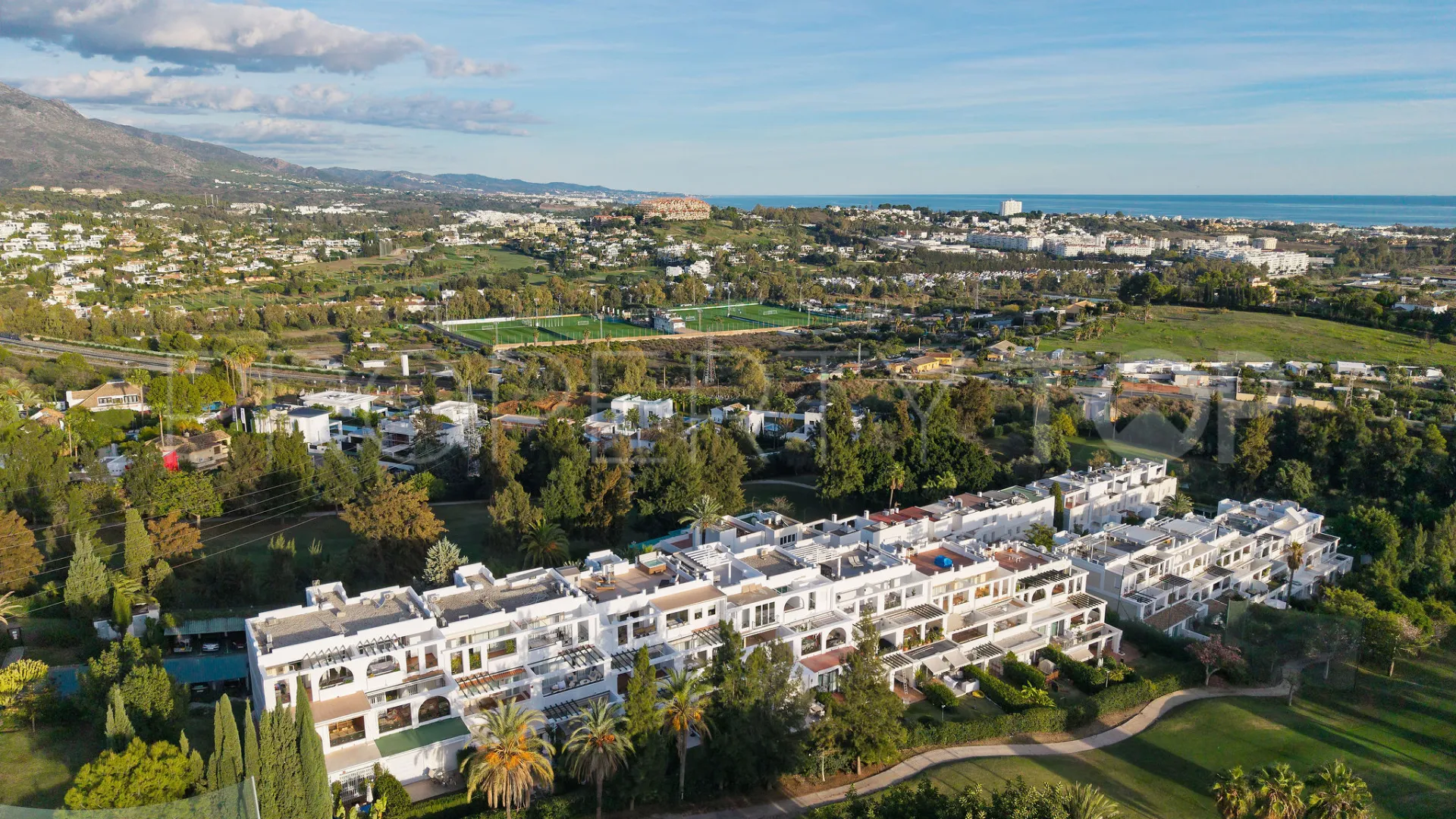 For sale duplex penthouse in La Quinta with 3 bedrooms