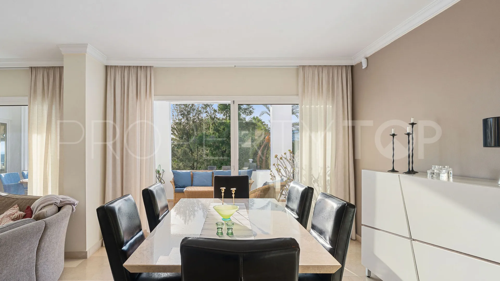 For sale duplex penthouse in La Quinta with 3 bedrooms