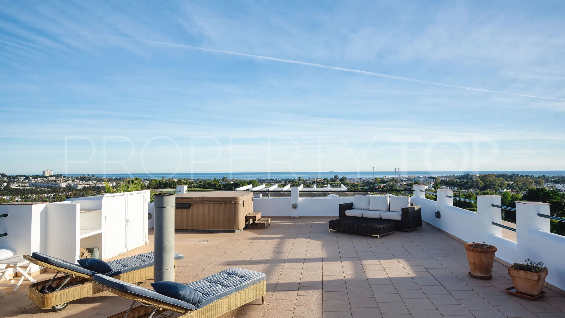 For sale duplex penthouse in La Quinta with 3 bedrooms