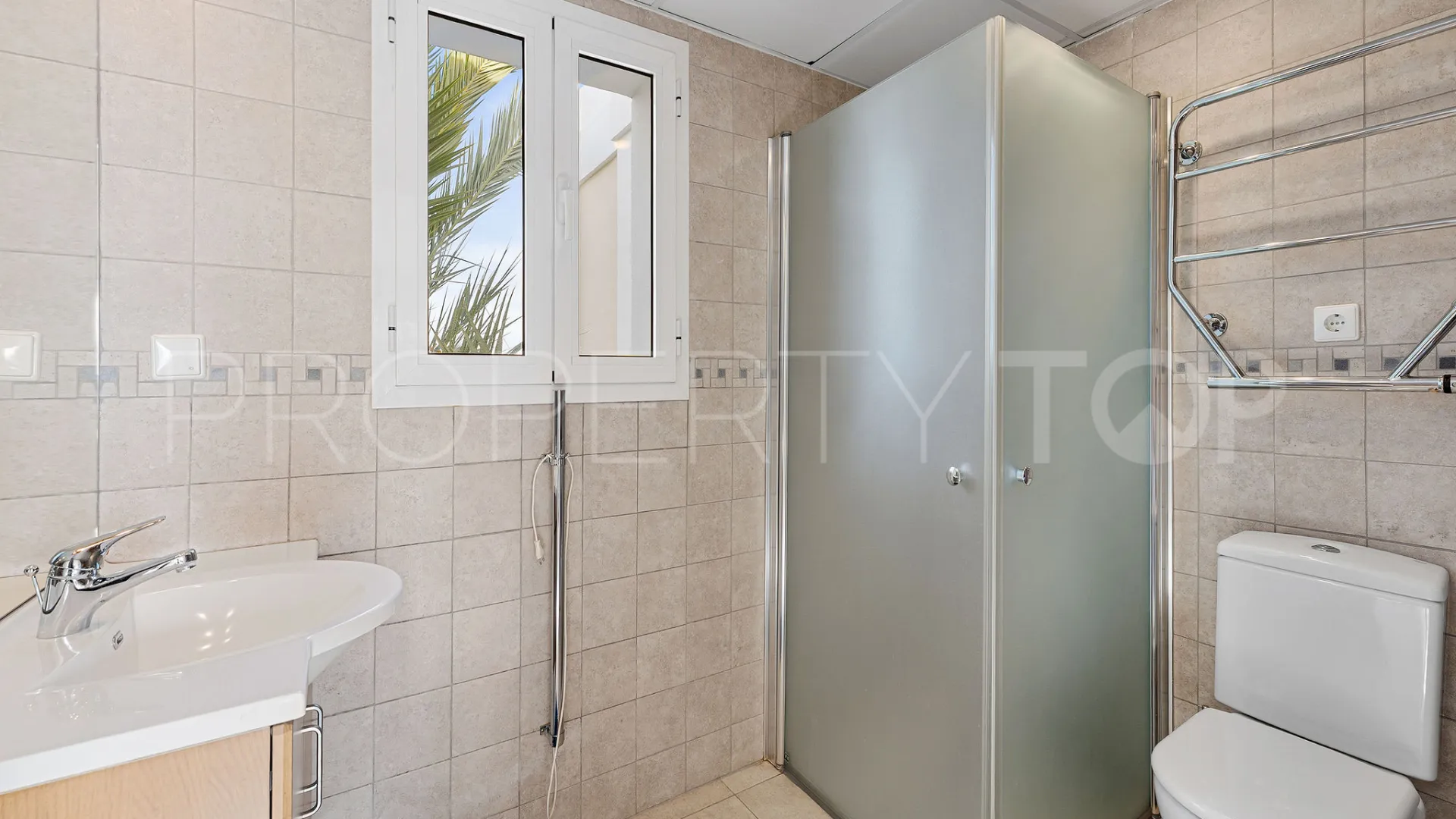 For sale duplex penthouse in La Quinta with 3 bedrooms