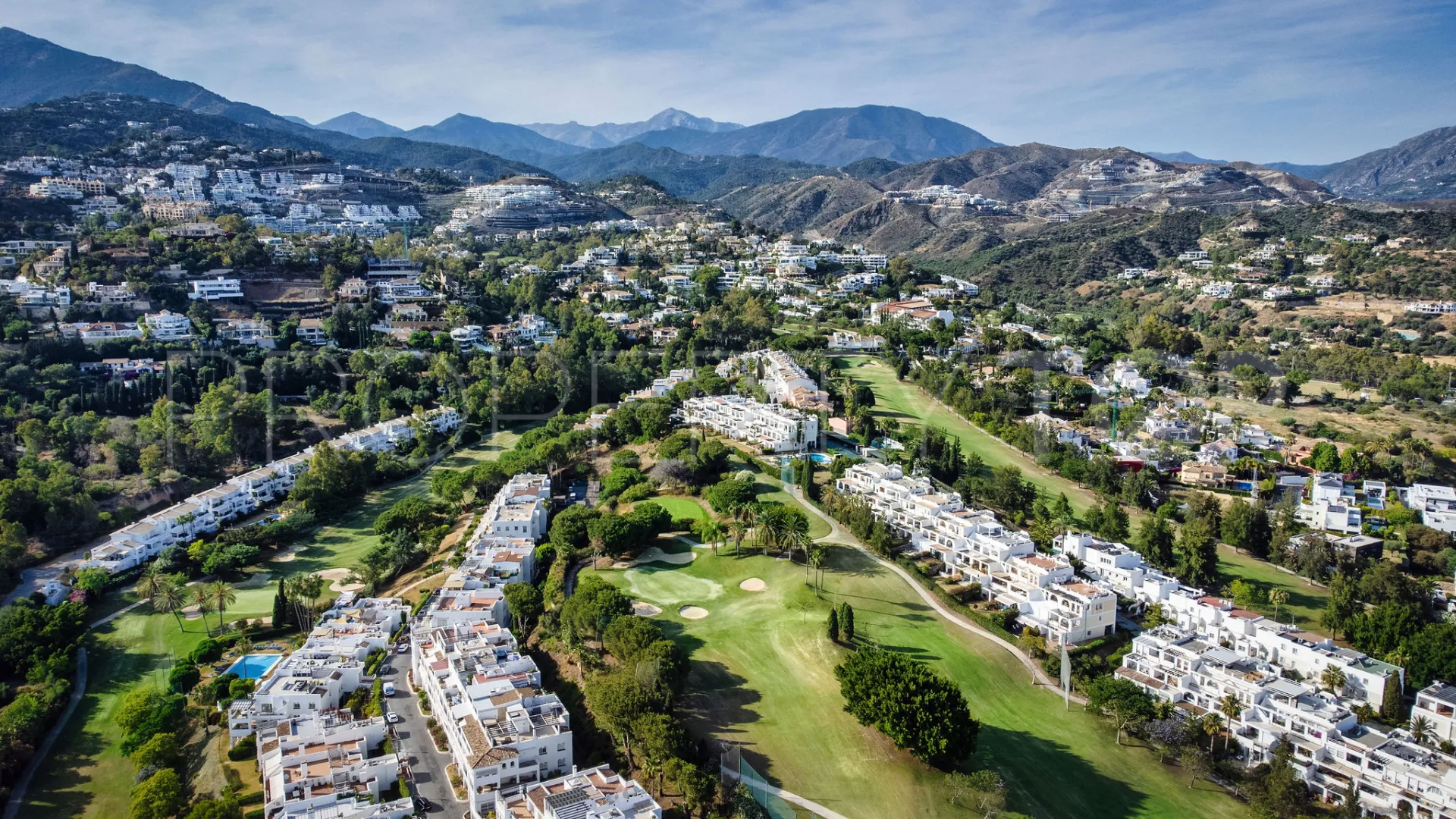 For sale duplex penthouse in La Quinta with 3 bedrooms
