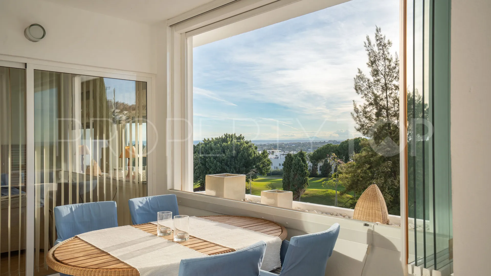 For sale duplex penthouse in La Quinta with 3 bedrooms