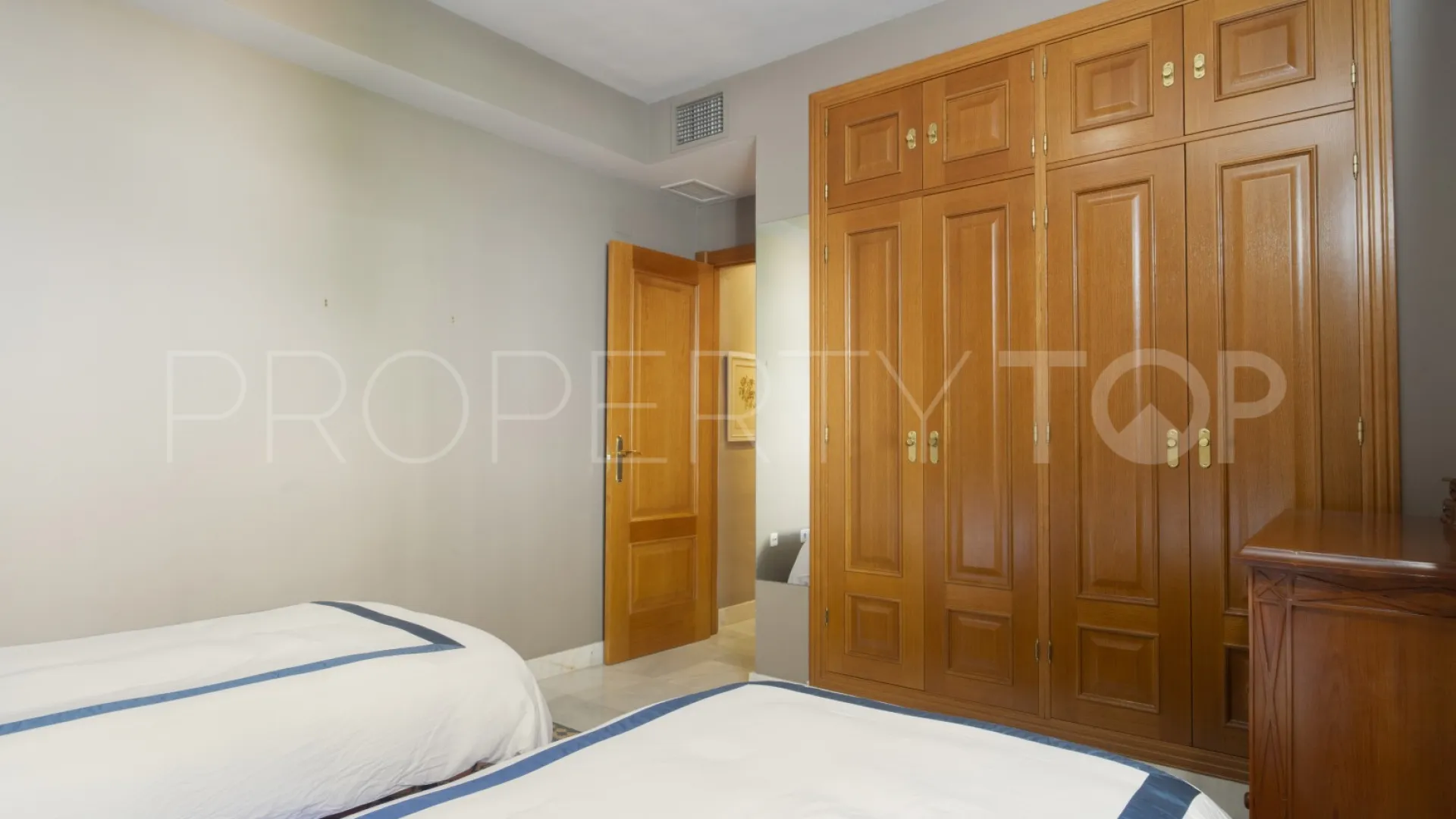 Buy Aloha Mirasierra 2 bedrooms apartment
