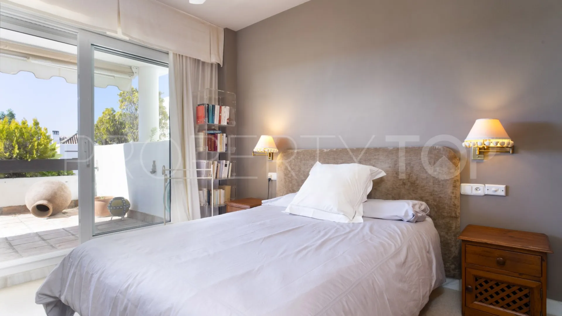 Buy Aloha Mirasierra 2 bedrooms apartment