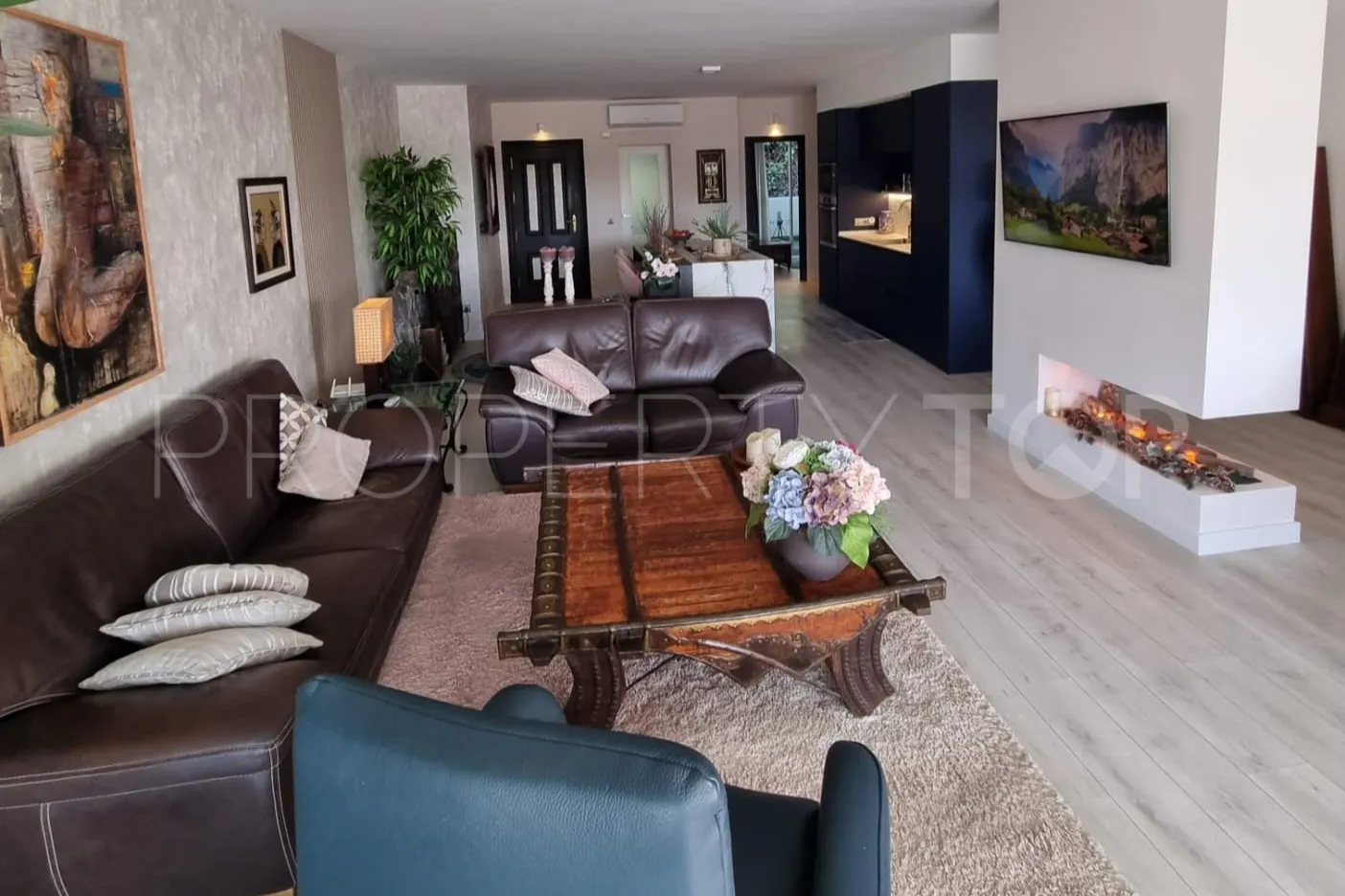 For sale La Quinta apartment with 2 bedrooms