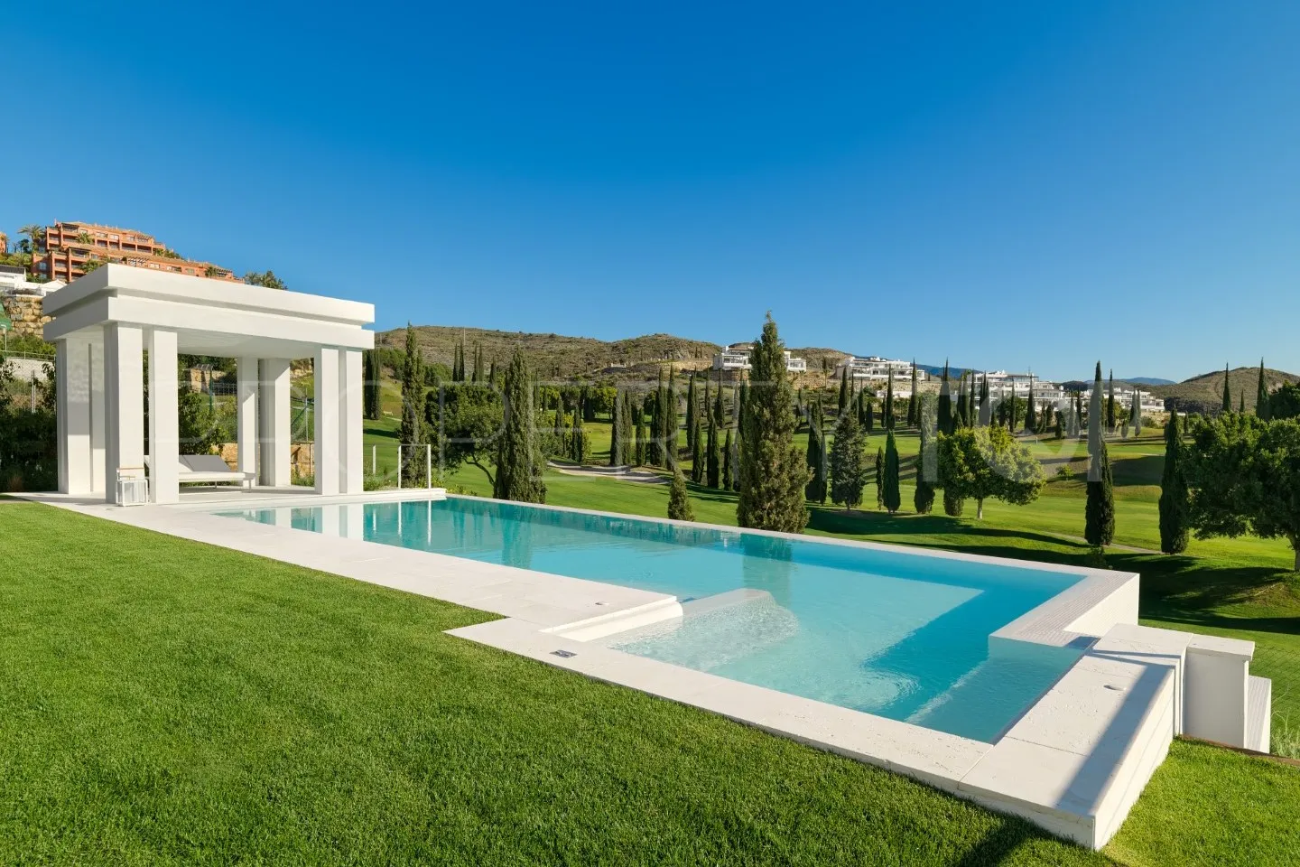 Villa en venta en Los Flamingos con 5 dormitorios