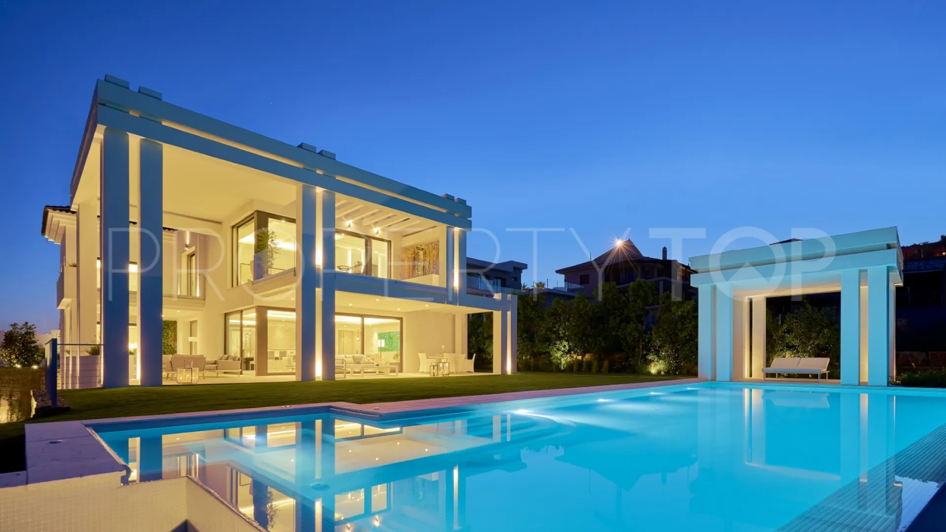 Villa en venta en Los Flamingos con 5 dormitorios