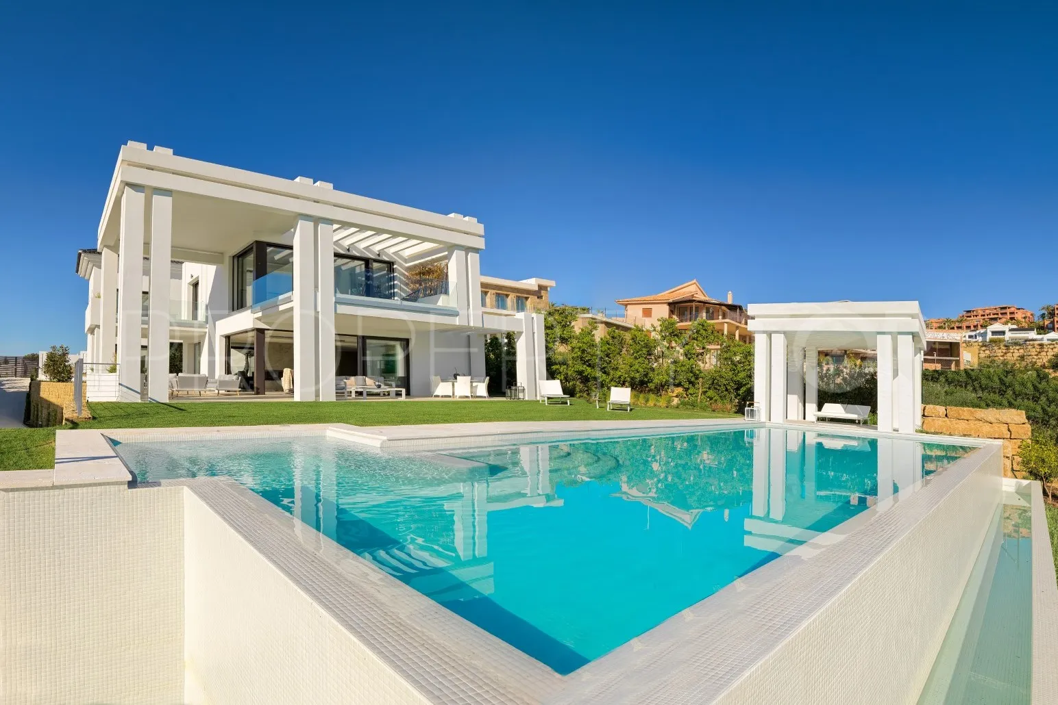 Villa en venta en Los Flamingos con 5 dormitorios
