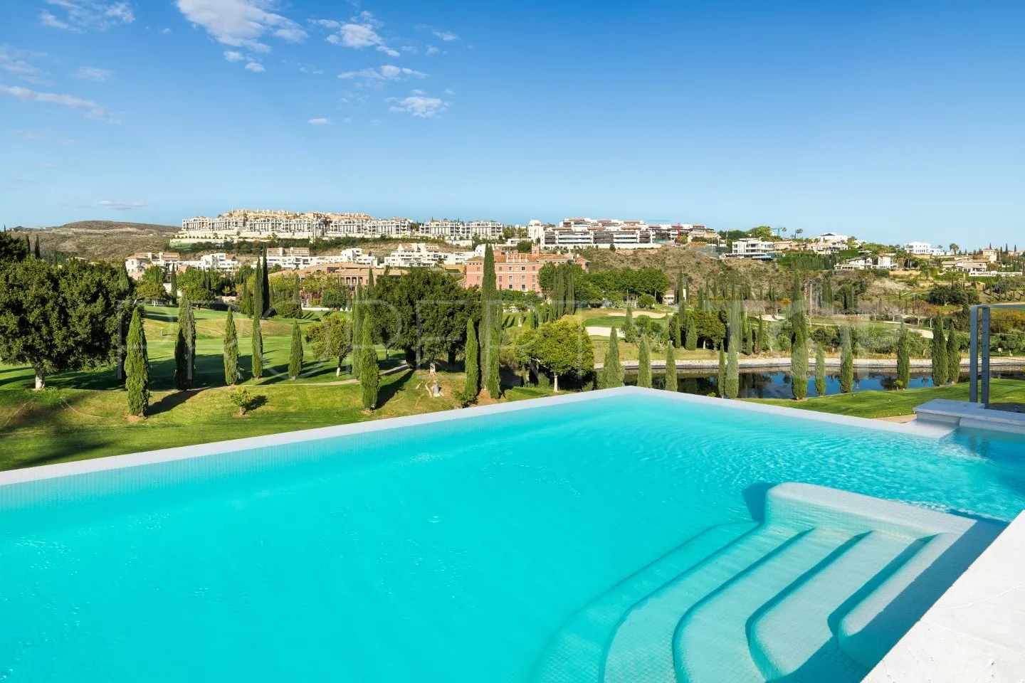 Villa en venta en Los Flamingos con 5 dormitorios