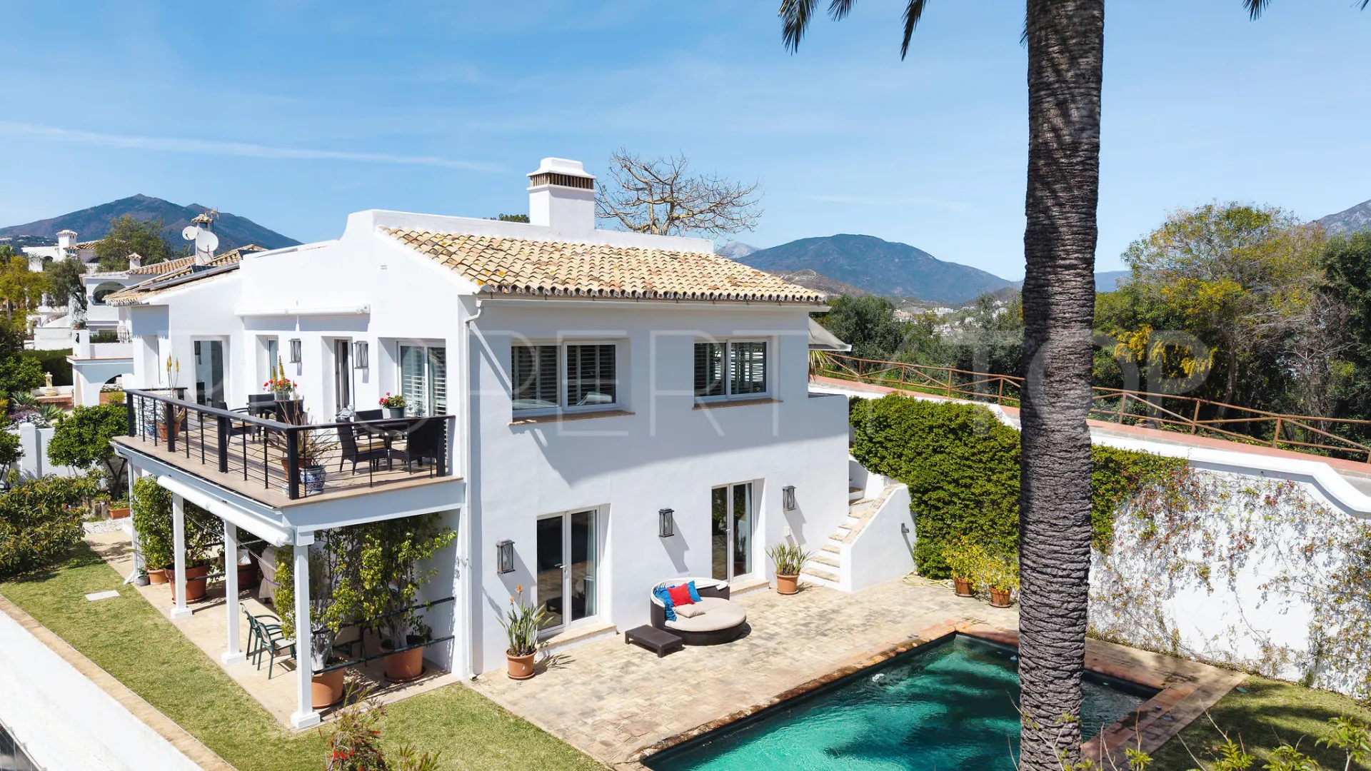 Villa a la venta con 4 dormitorios en Nueva Andalucia