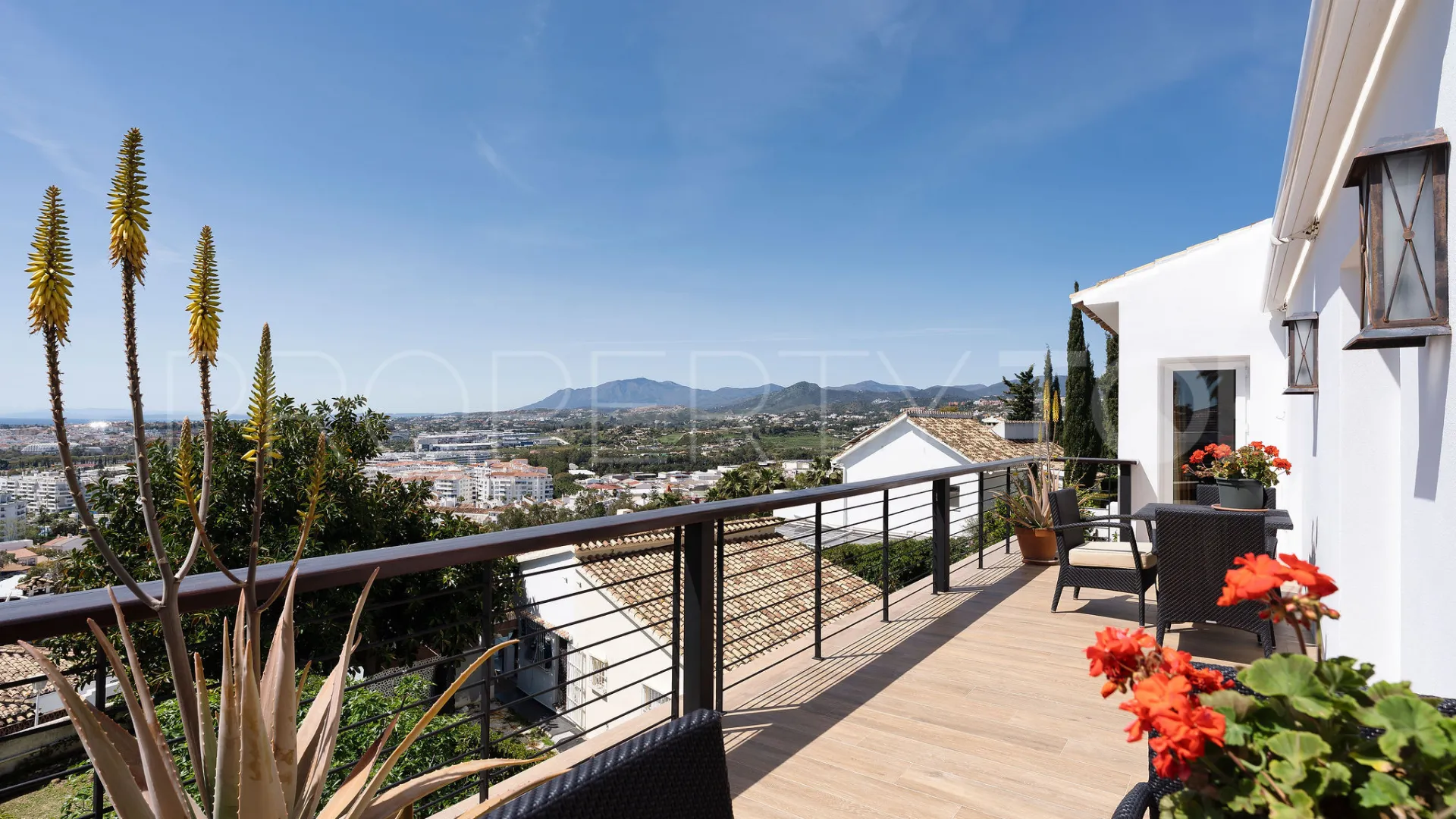 Villa a la venta con 4 dormitorios en Nueva Andalucia