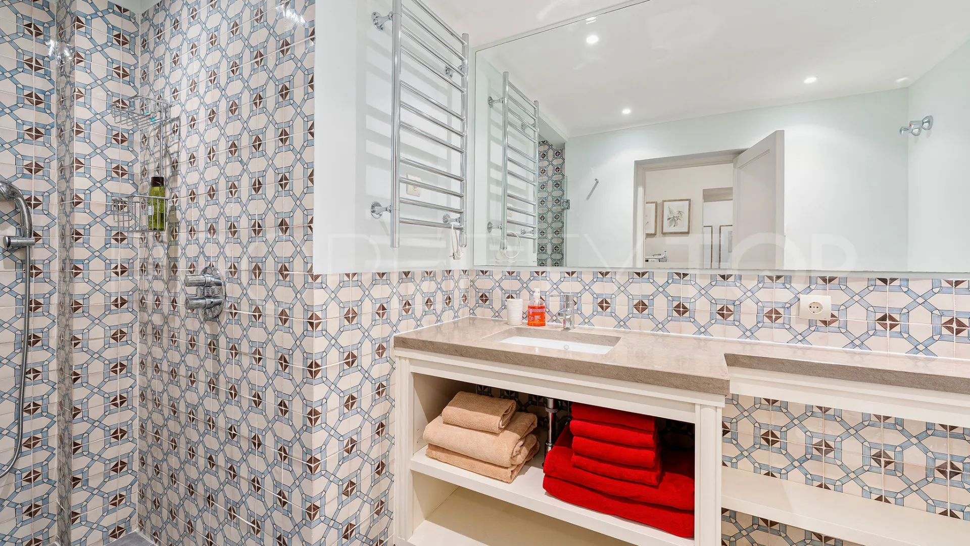 Villa a la venta con 4 dormitorios en Nueva Andalucia