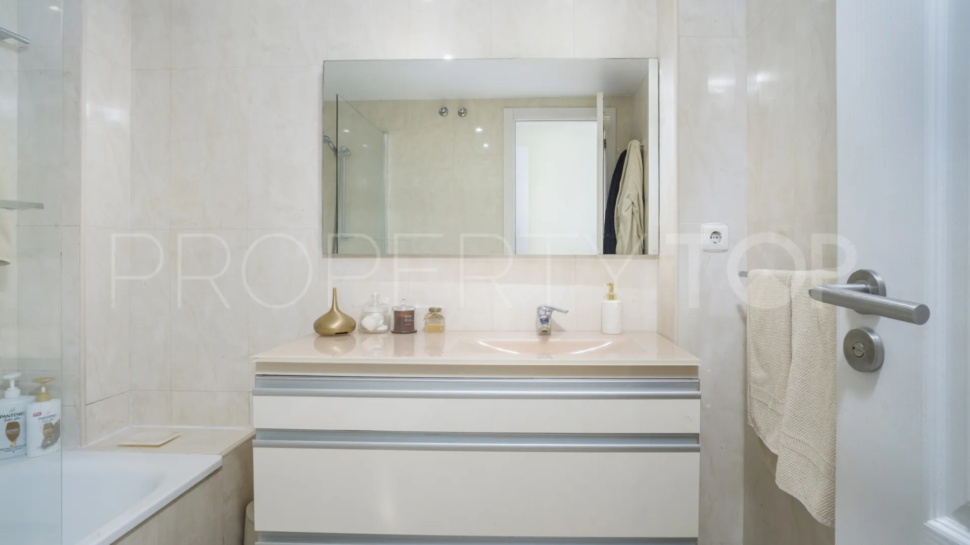 Se vende apartamento en Costa Nagüeles III de 3 dormitorios