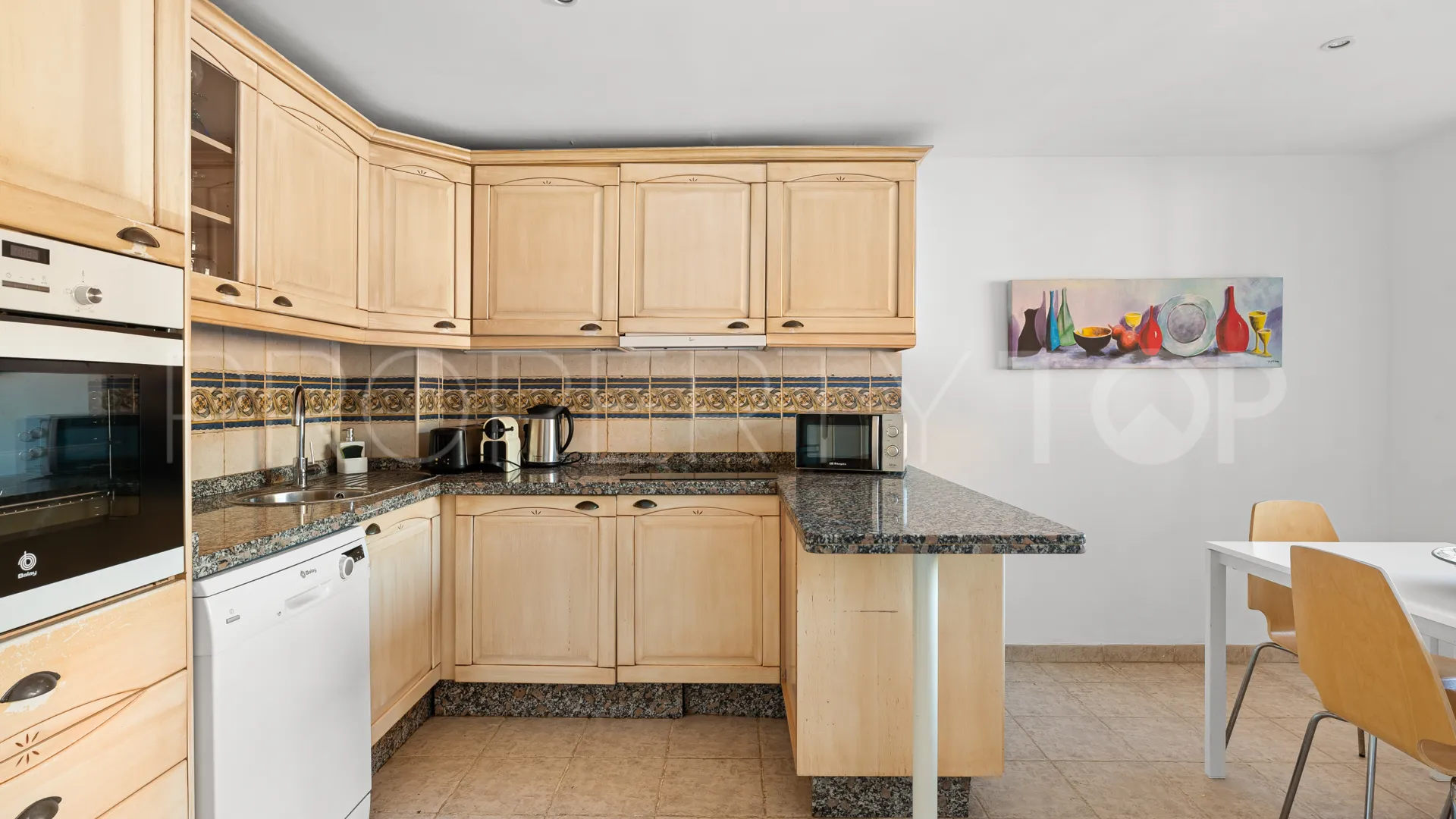 Buy town house with 4 bedrooms in La Alzambra