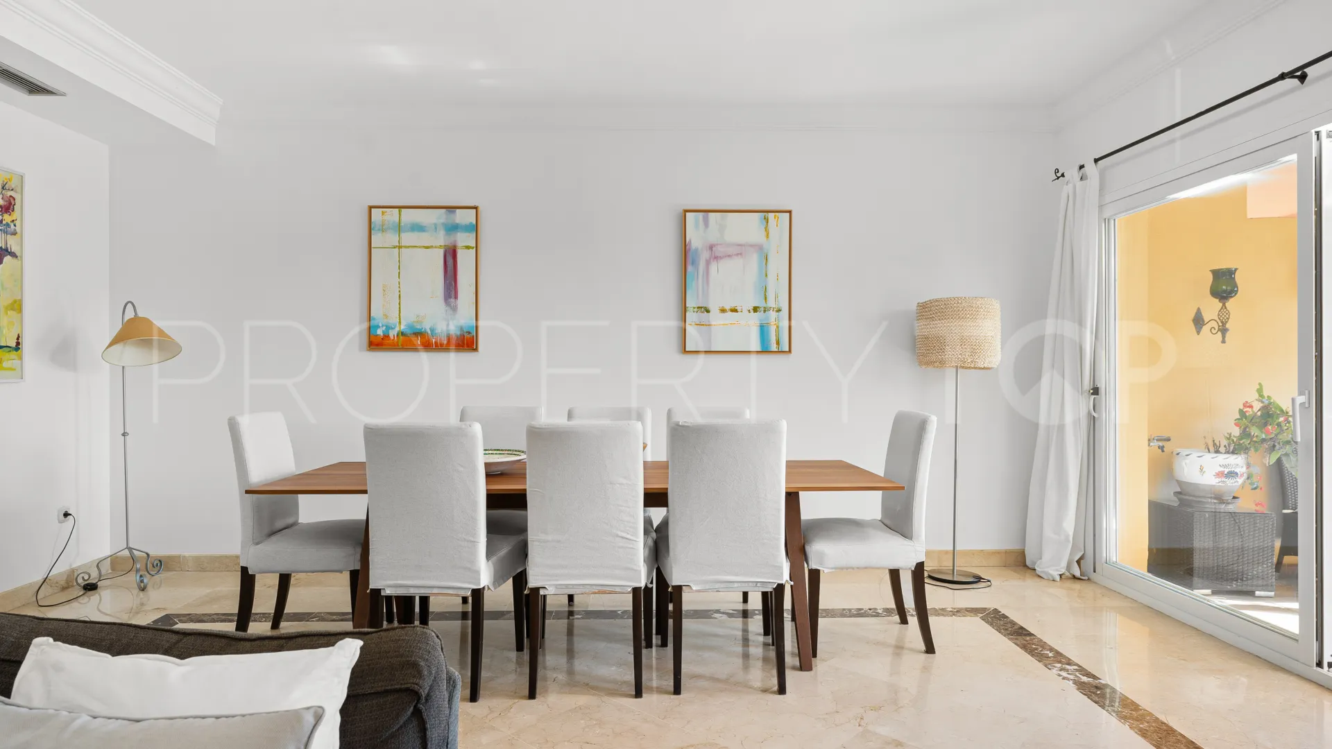 Buy town house with 4 bedrooms in La Alzambra
