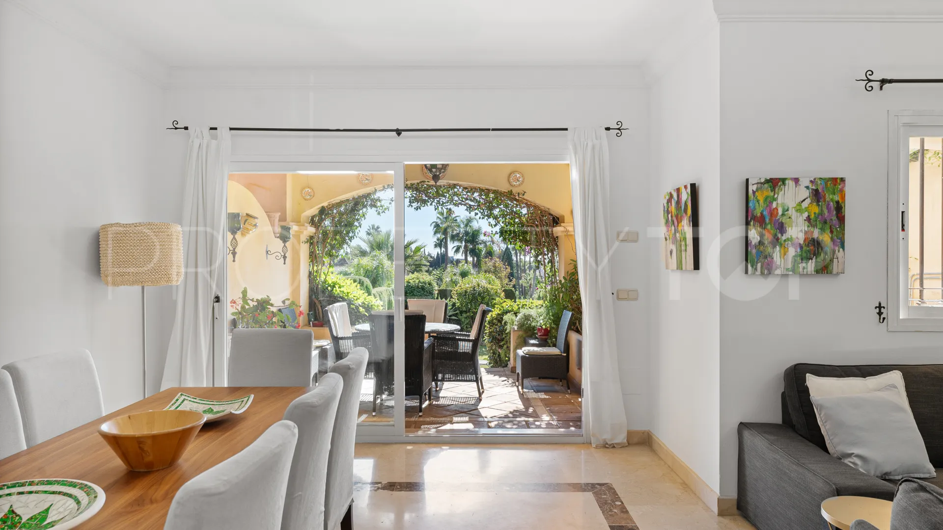 Buy town house with 4 bedrooms in La Alzambra