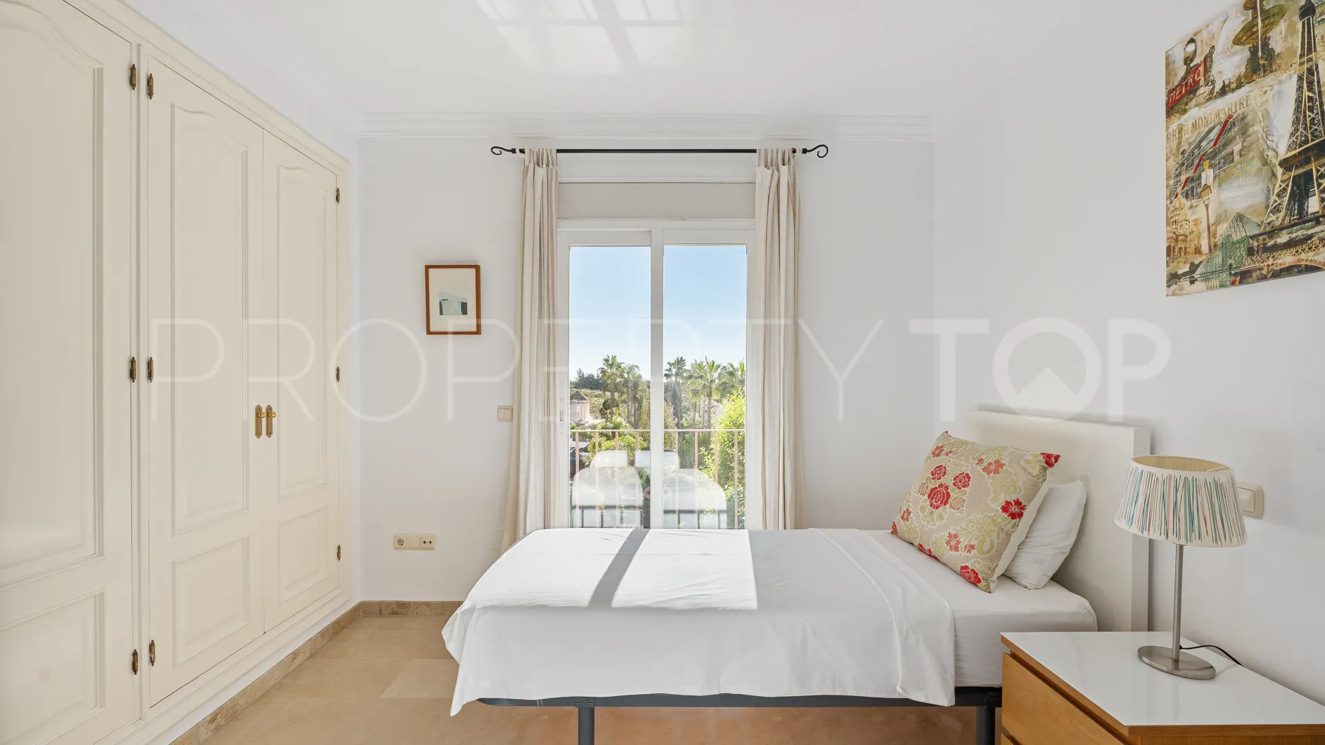Buy town house with 4 bedrooms in La Alzambra
