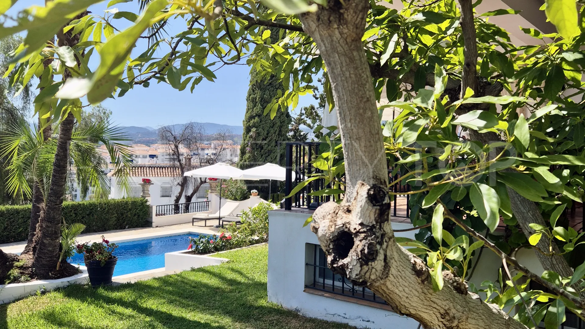 For sale La Campana 3 bedrooms villa