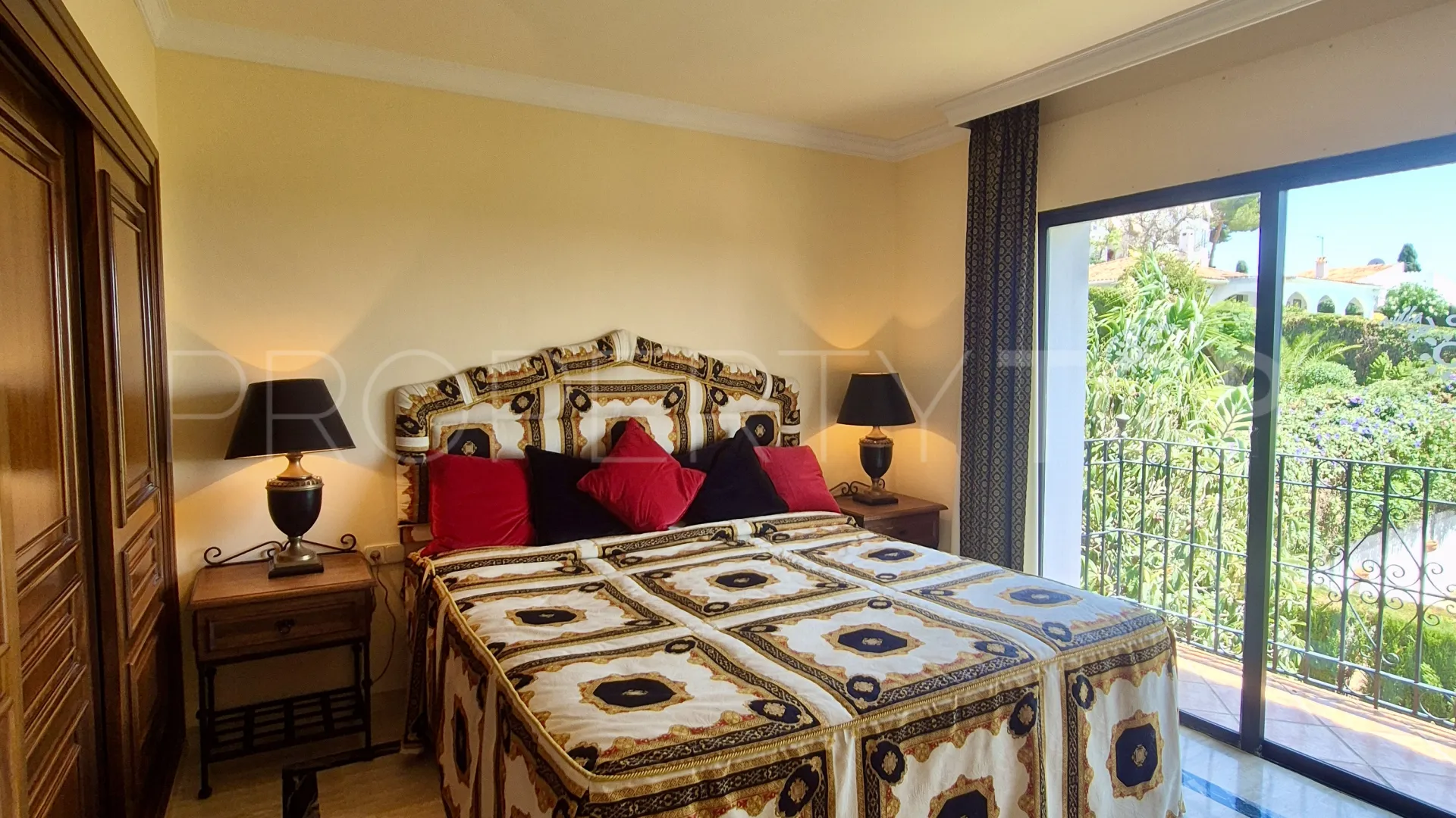 For sale La Campana 3 bedrooms villa