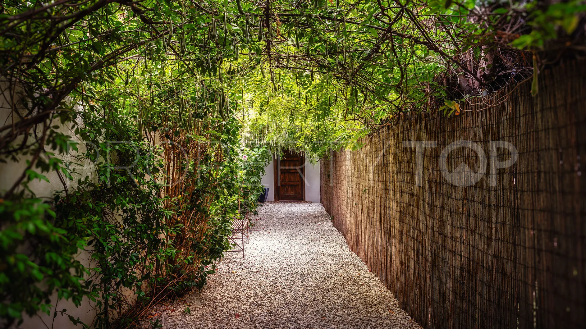 For sale villa in Isdabe