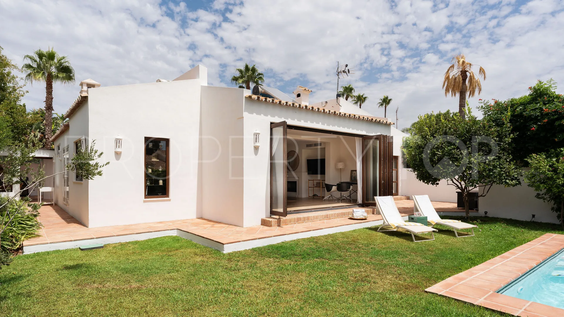 For sale villa in Isdabe