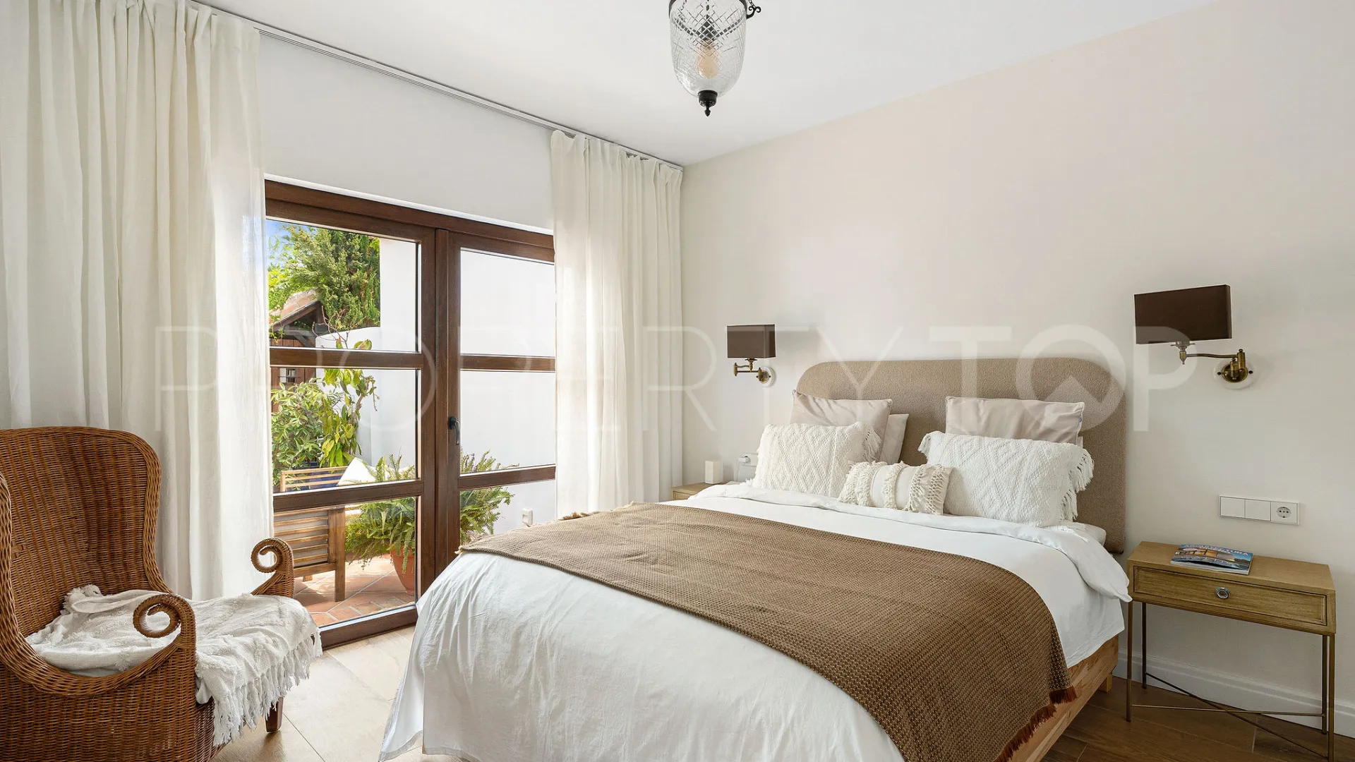 For sale villa in Isdabe