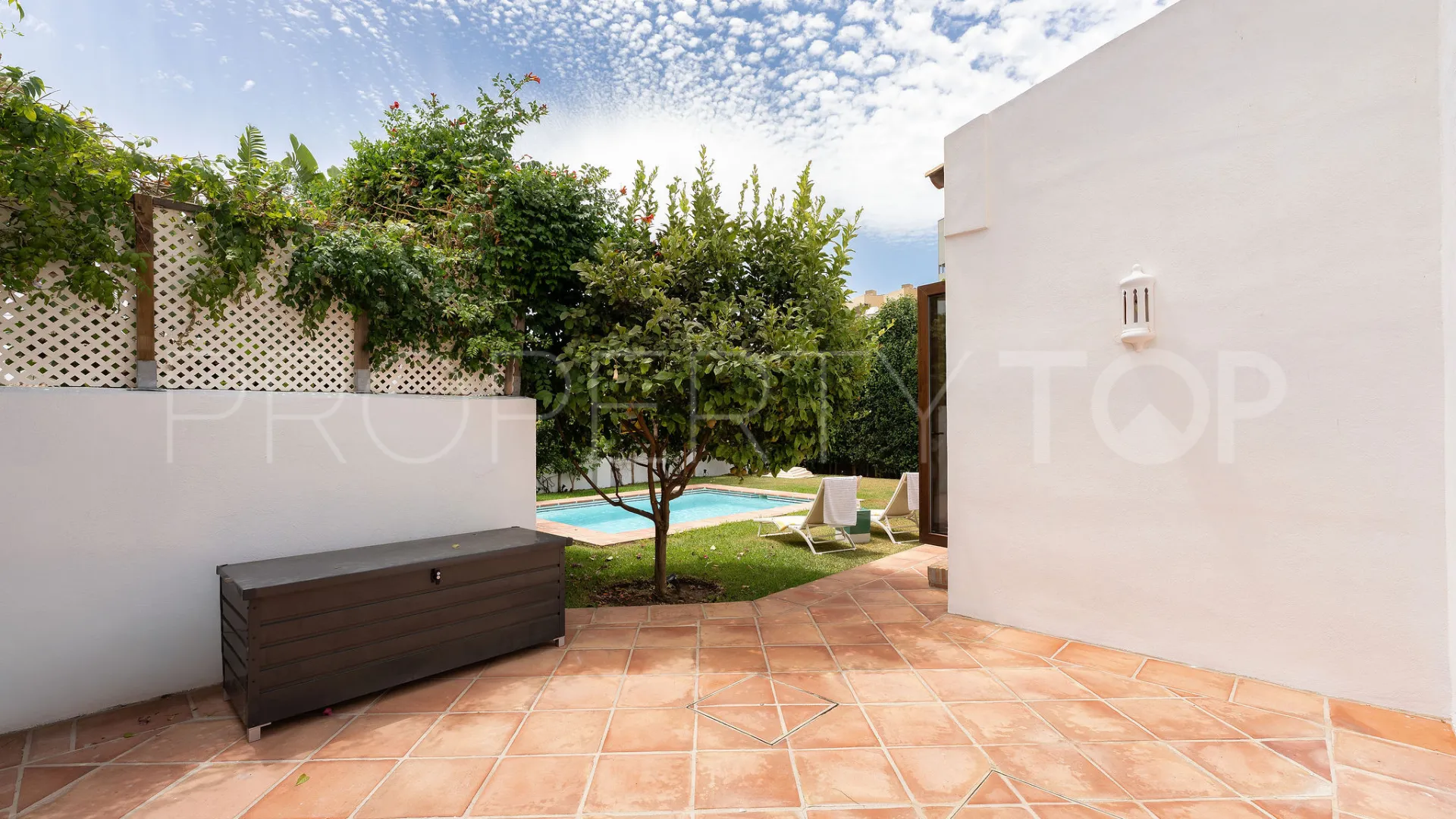 For sale villa in Isdabe
