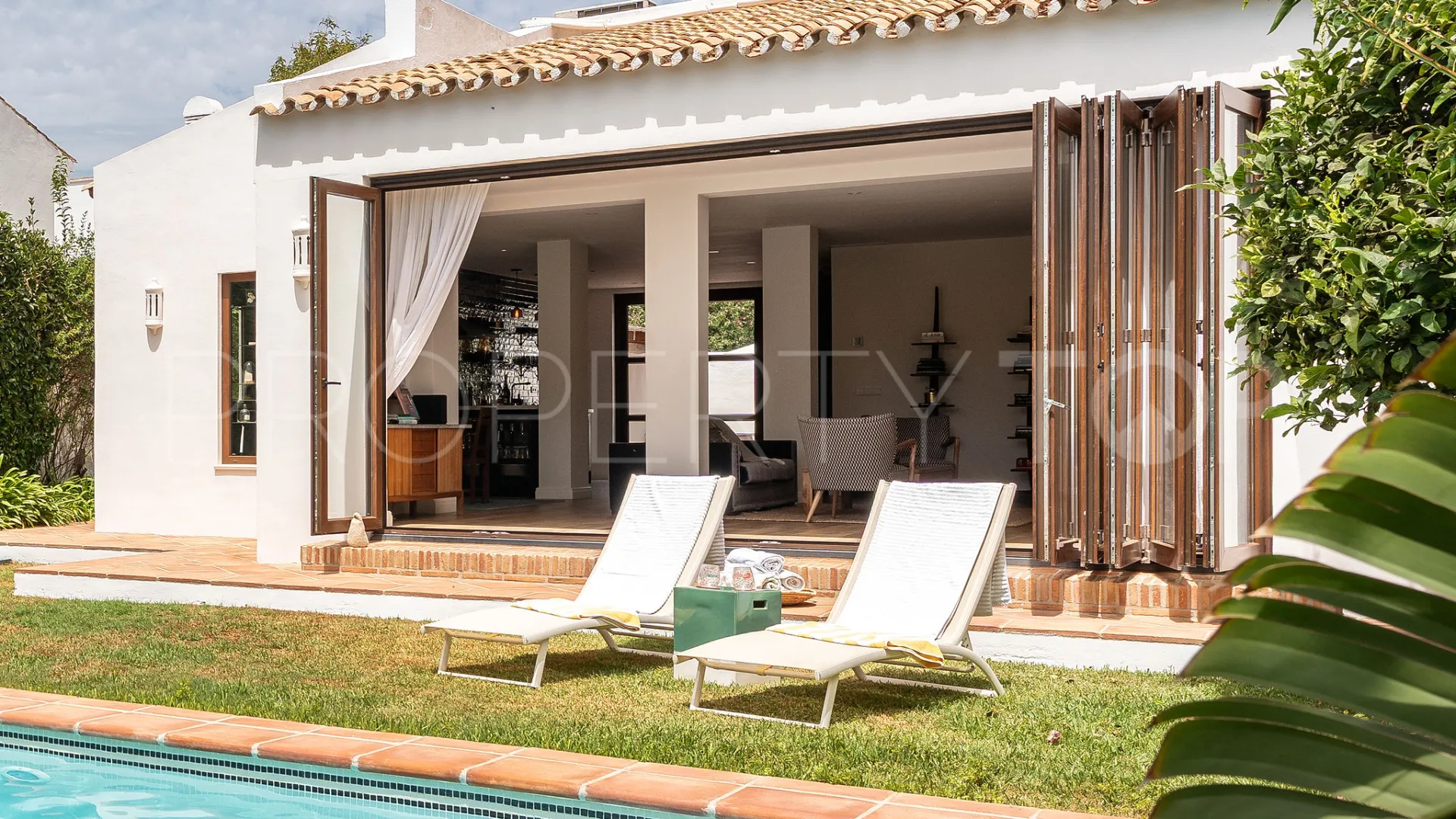 For sale villa in Isdabe