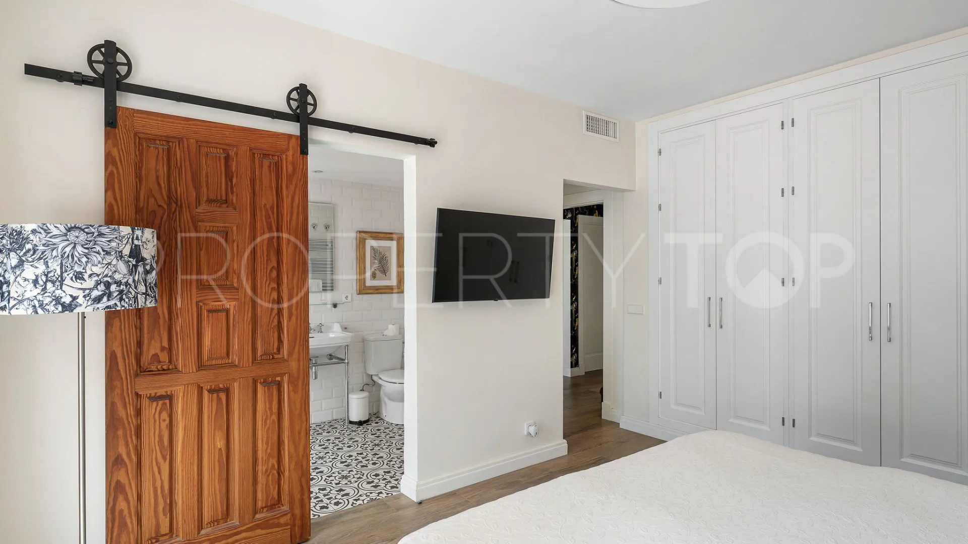 For sale villa in Isdabe