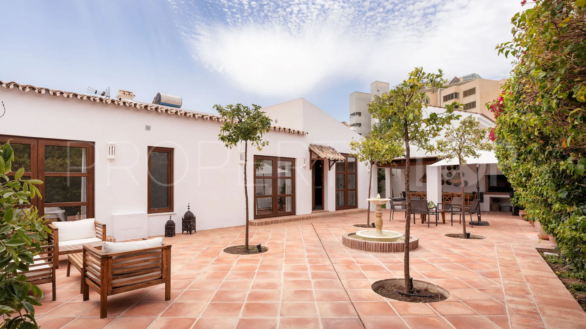 For sale villa in Isdabe