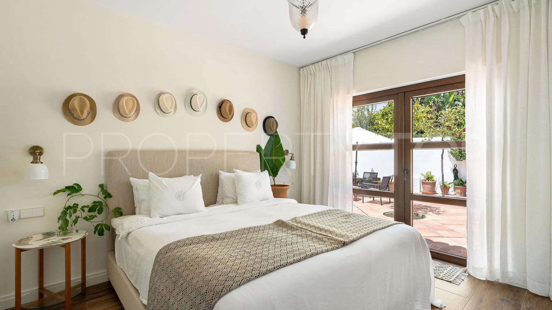 For sale villa in Isdabe