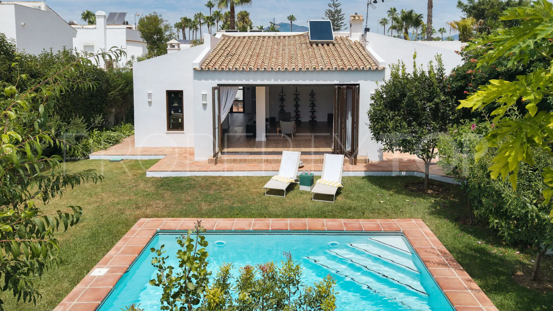 For sale villa in Isdabe