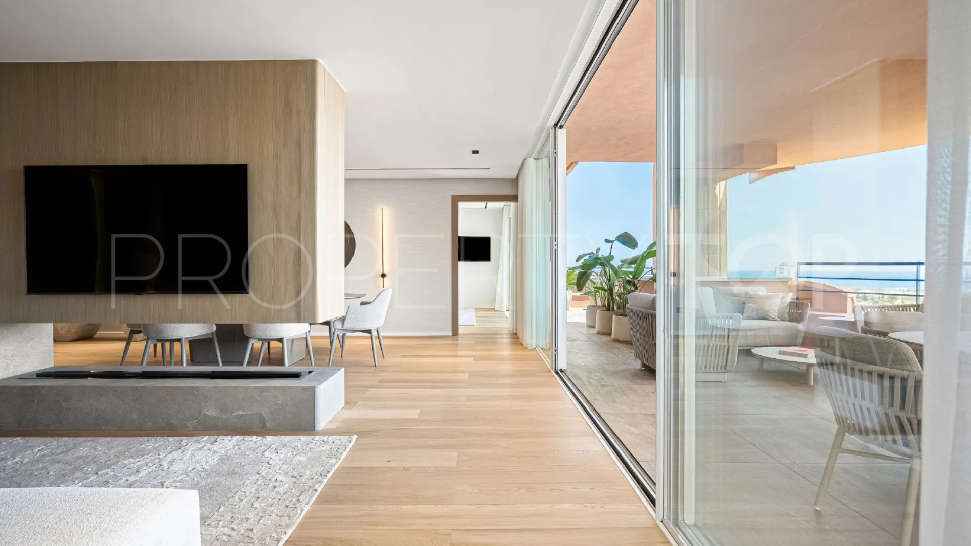 Apartamento con 3 dormitorios en venta en Magna Marbella