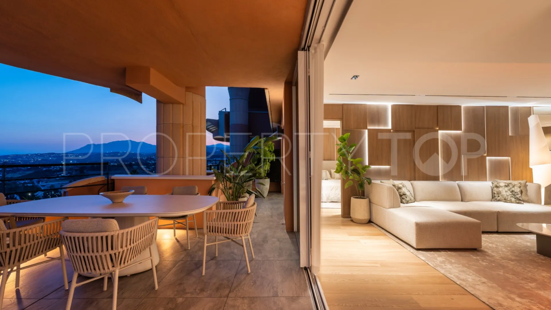Apartamento con 3 dormitorios en venta en Magna Marbella