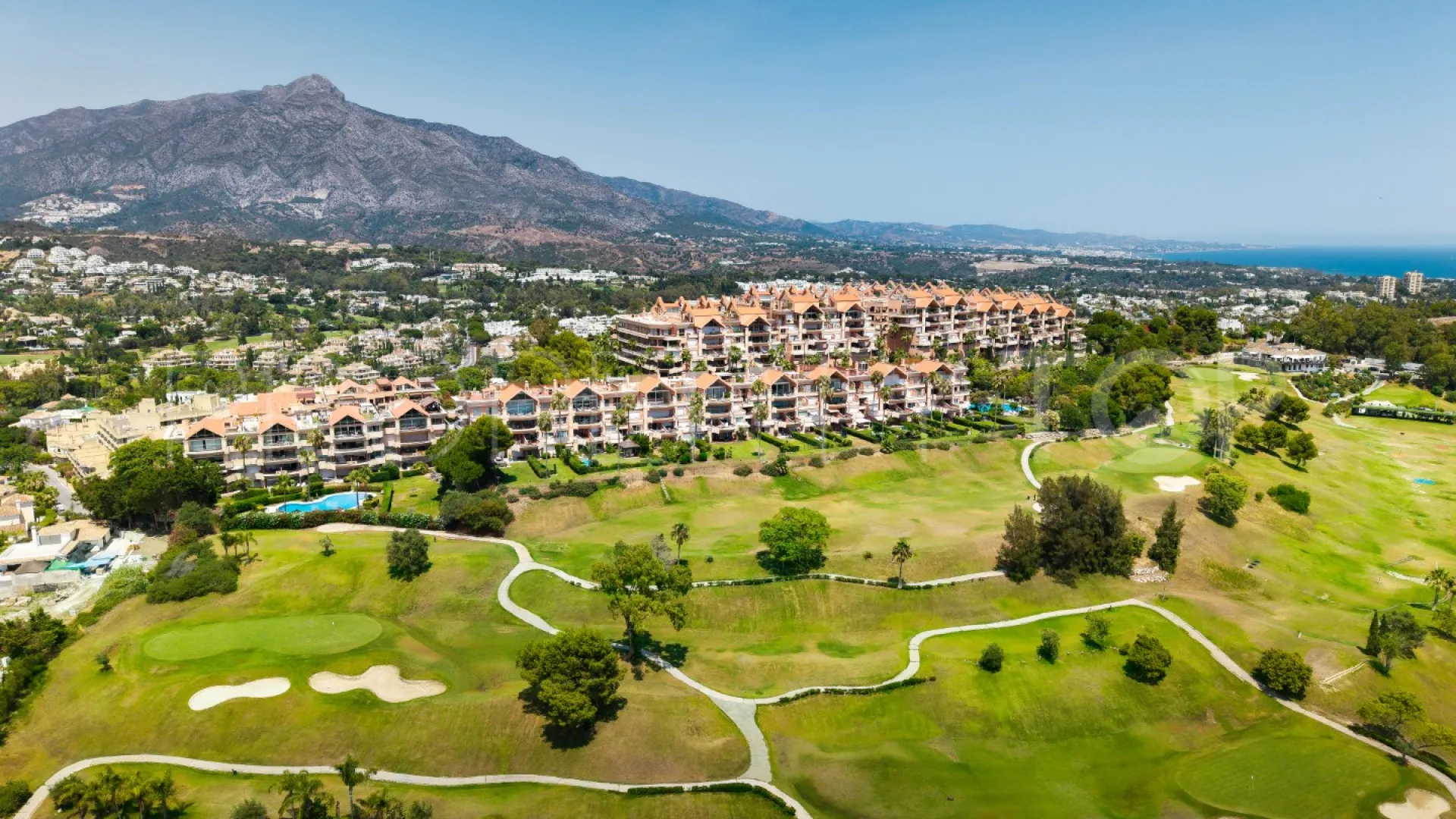 Apartamento con 3 dormitorios en venta en Magna Marbella