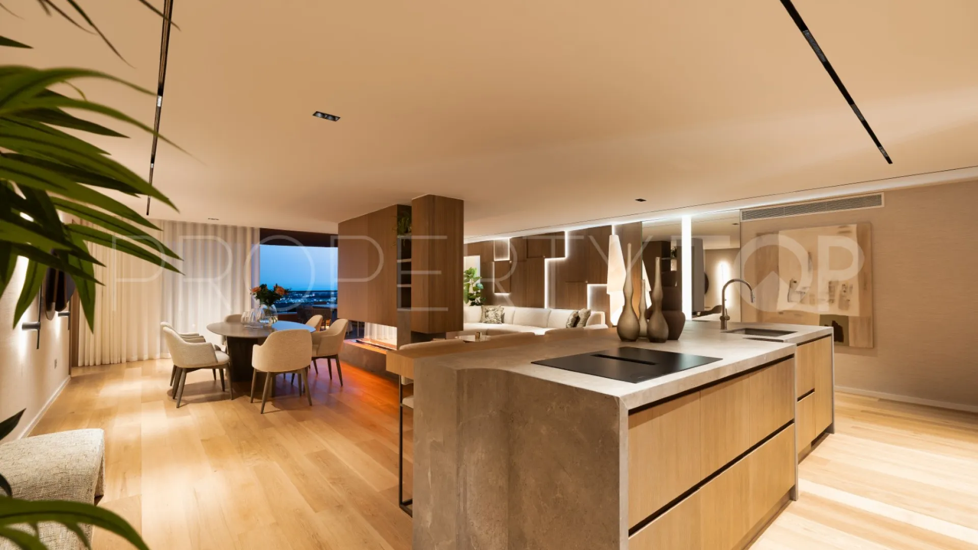Apartamento con 3 dormitorios en venta en Magna Marbella