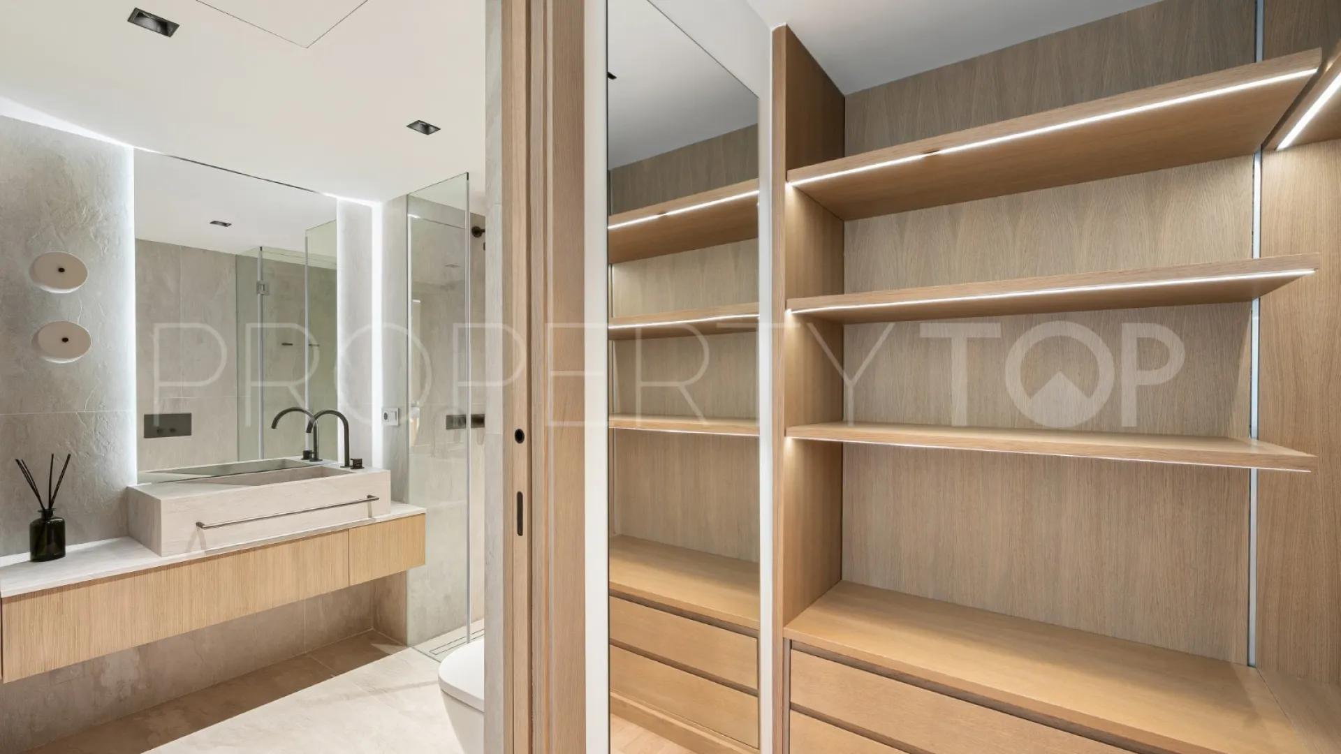 Apartamento con 3 dormitorios en venta en Magna Marbella