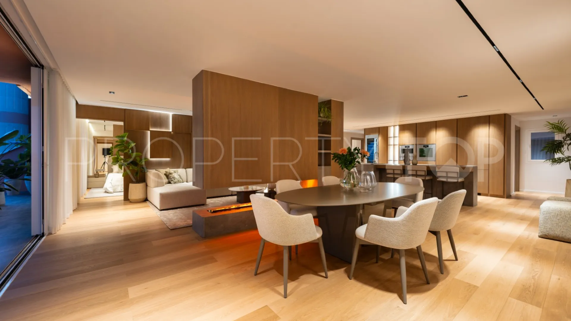 Apartamento con 3 dormitorios en venta en Magna Marbella