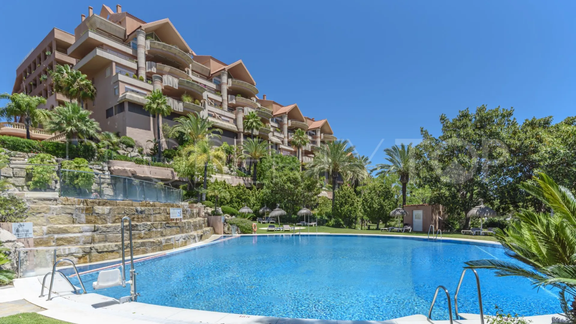 Apartamento con 3 dormitorios en venta en Magna Marbella
