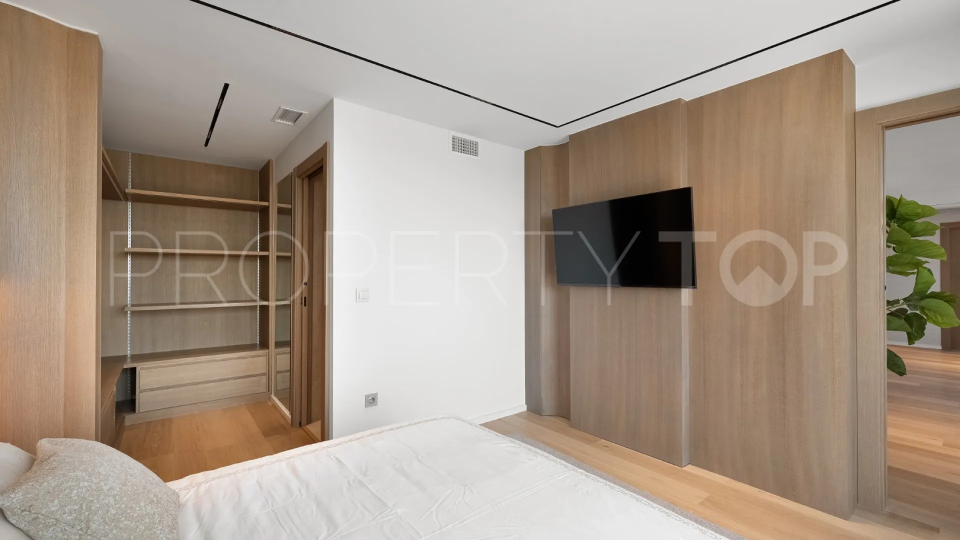 Apartamento con 3 dormitorios en venta en Magna Marbella