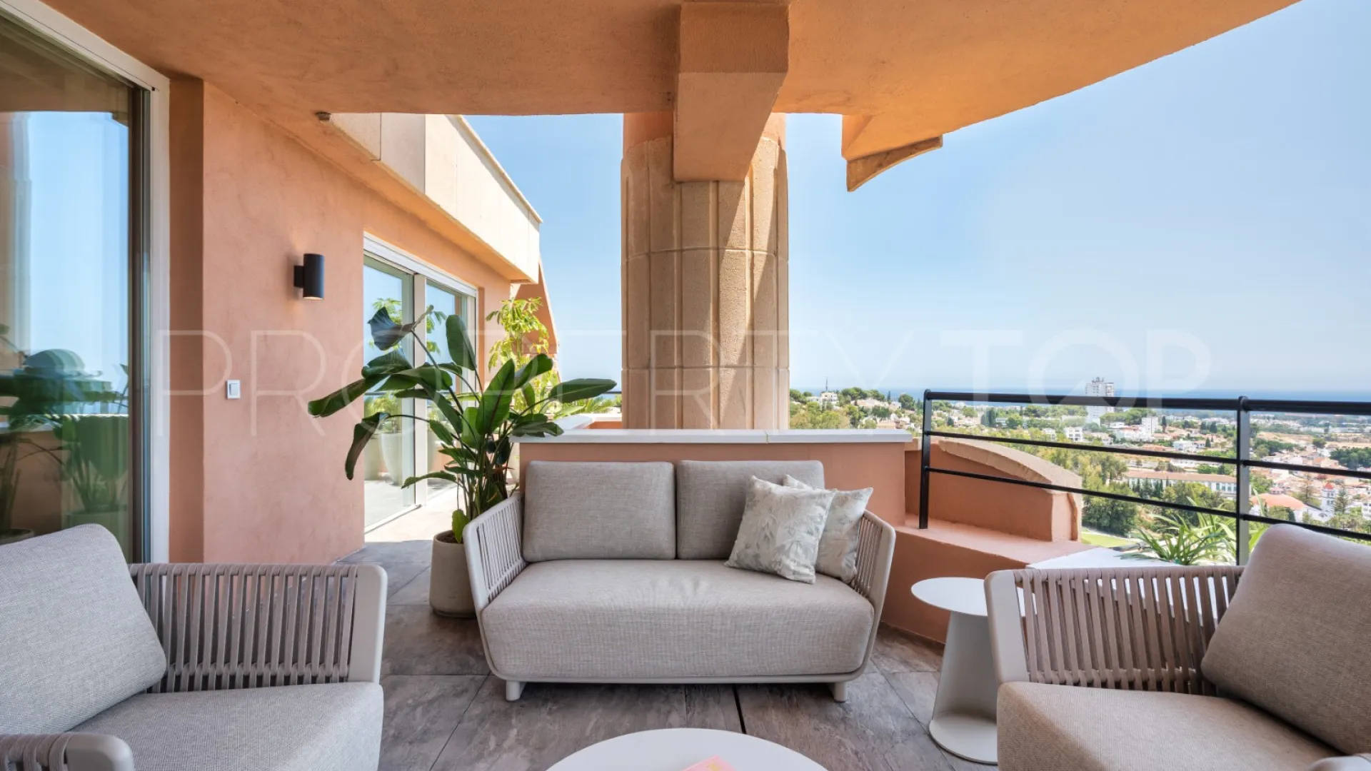 Apartamento con 3 dormitorios en venta en Magna Marbella