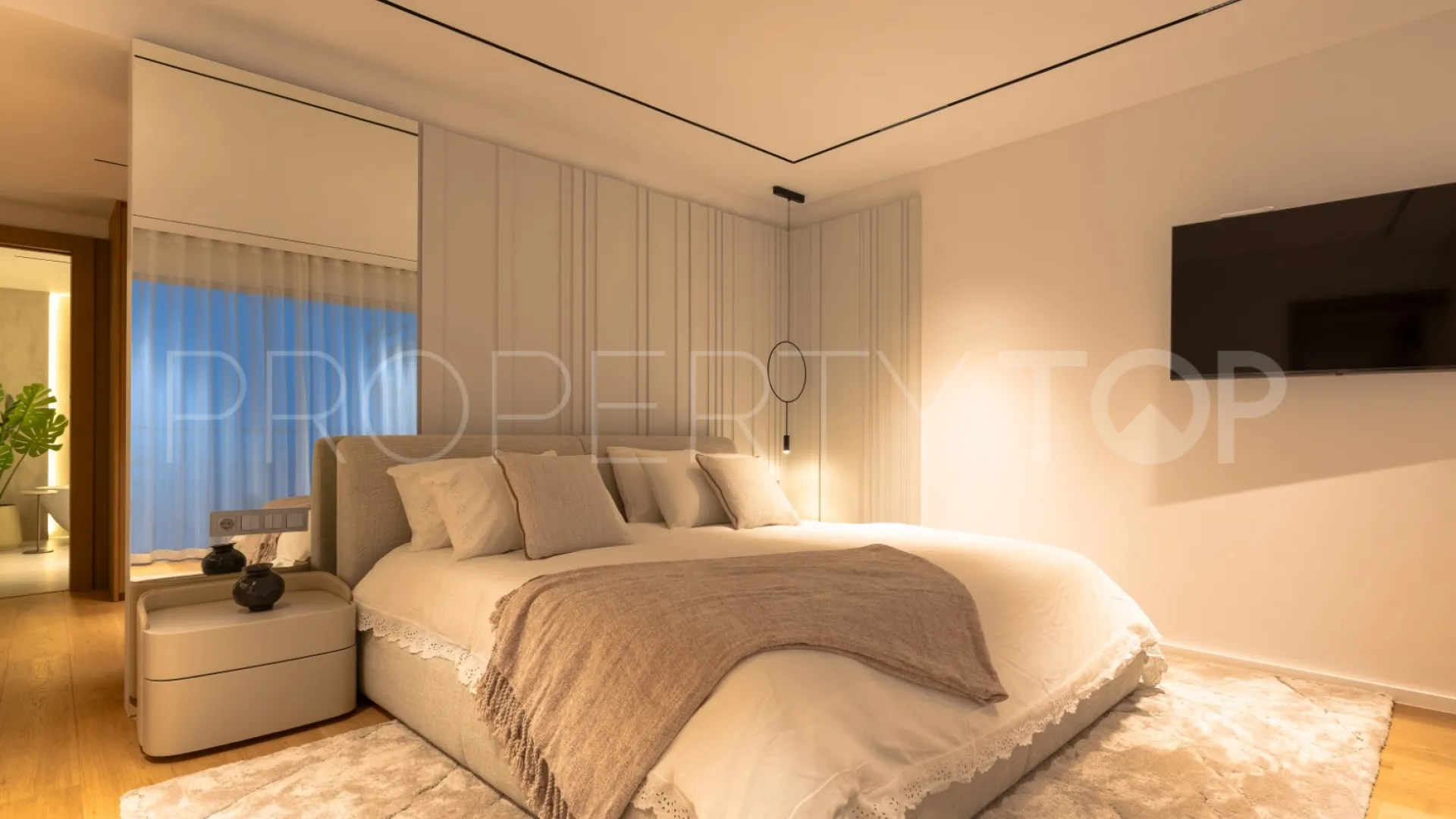 Apartamento con 3 dormitorios en venta en Magna Marbella